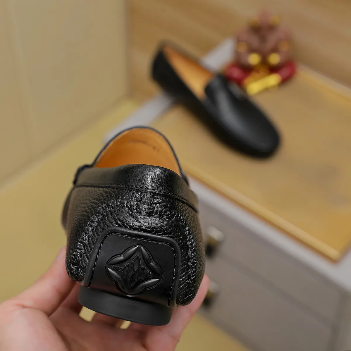 Men's shoes 💰360 🕷🕷【Ferragamo】Ferragamo Popular fashionable casual slip-on shoes🇨🇳Official website counter 1:1 production, original mold opening💯Good quality visible, imported high-end first-layer calfskin, luxurious pigskin lining🌿Very clear texture, high-quality waterproof, non-slip and wear-resistant outsole🎋High quality and low price, truly handmade🍓Color, code number 38-45